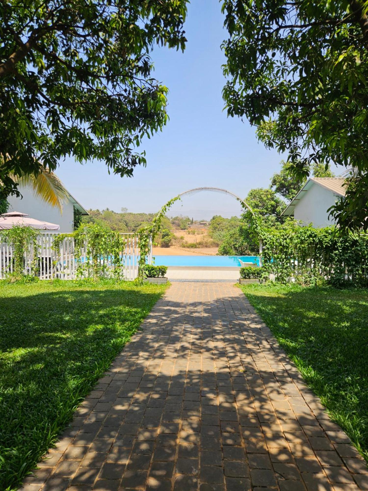 River Estates Luxury Resort & Spa Karjat Exterior foto