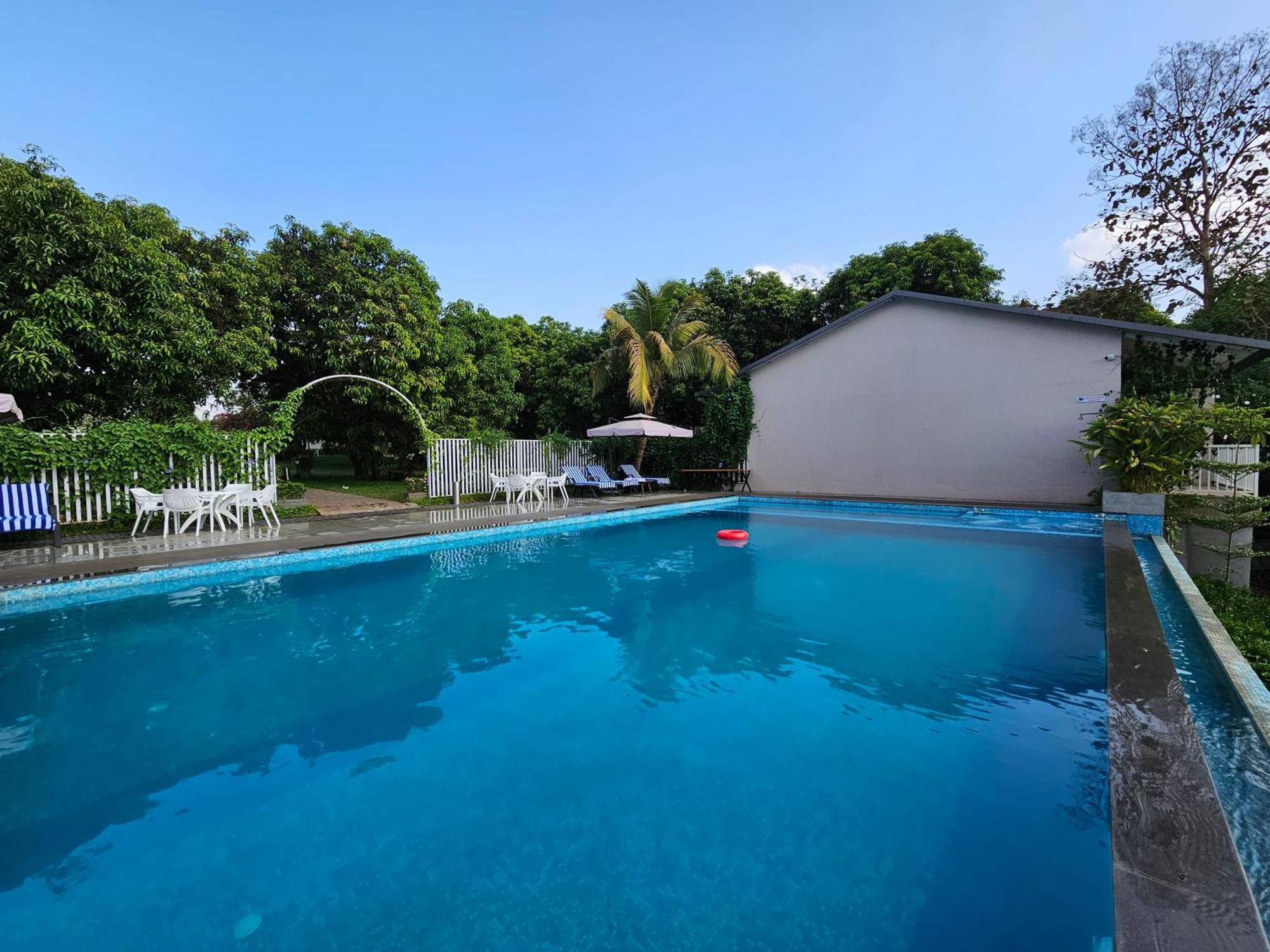 River Estates Luxury Resort & Spa Karjat Exterior foto