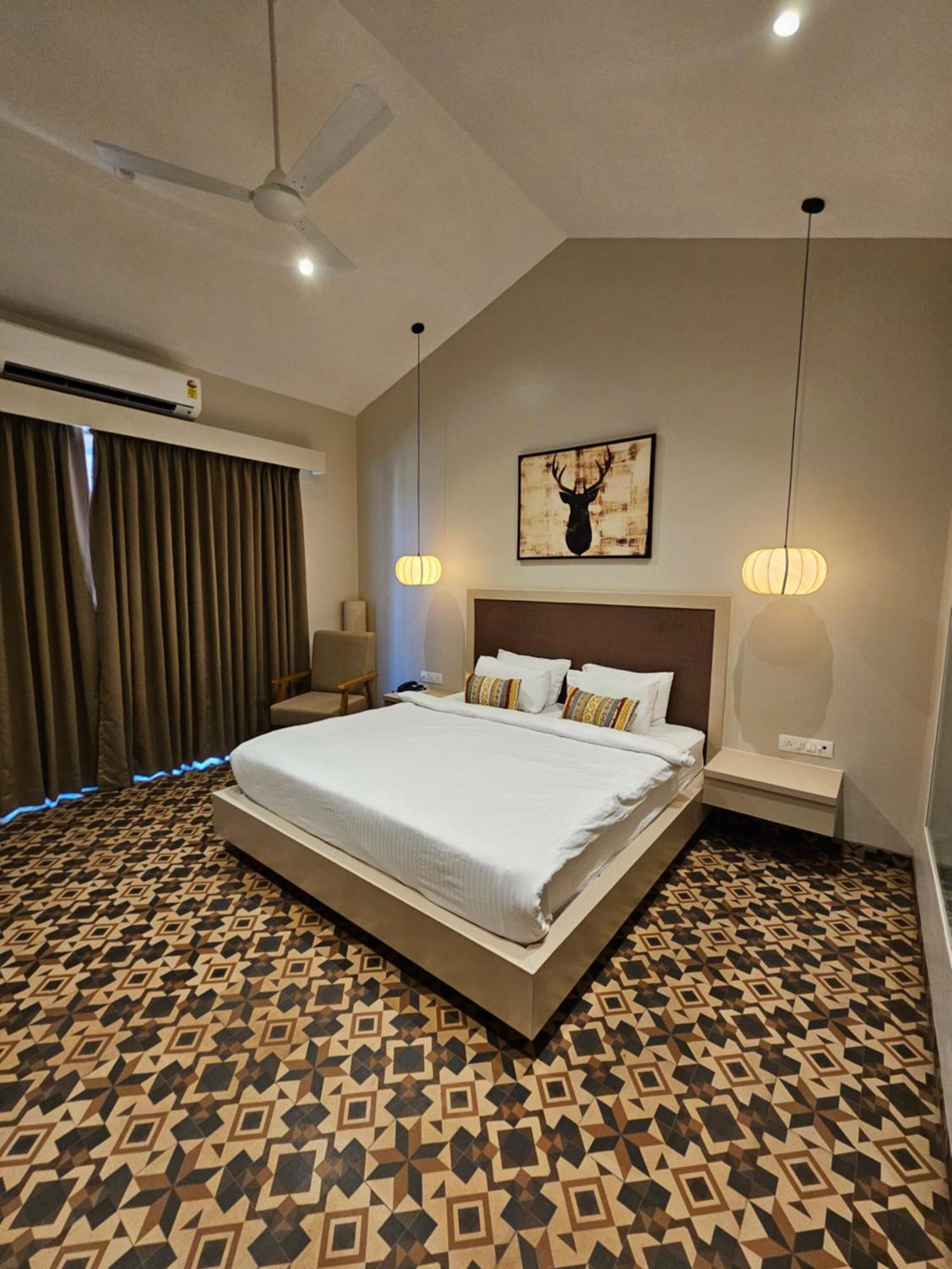 River Estates Luxury Resort & Spa Karjat Exterior foto